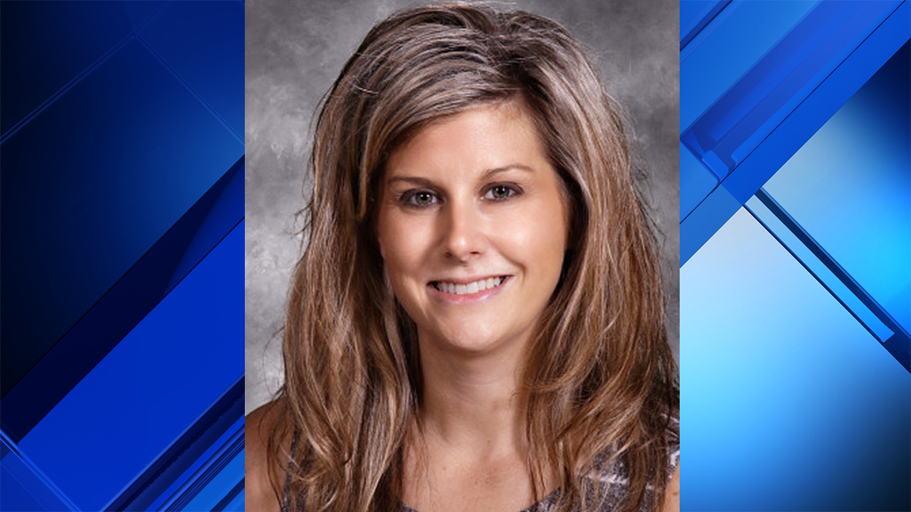 Lone Star Elementary School teacher killed in headon collision