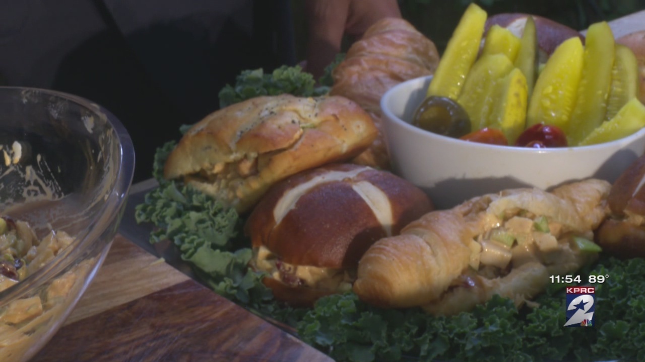 Cookin' Time with HEB BBQ Chicken Salad