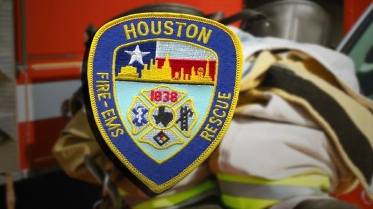 Battle over Houston firefighter pay intensifies