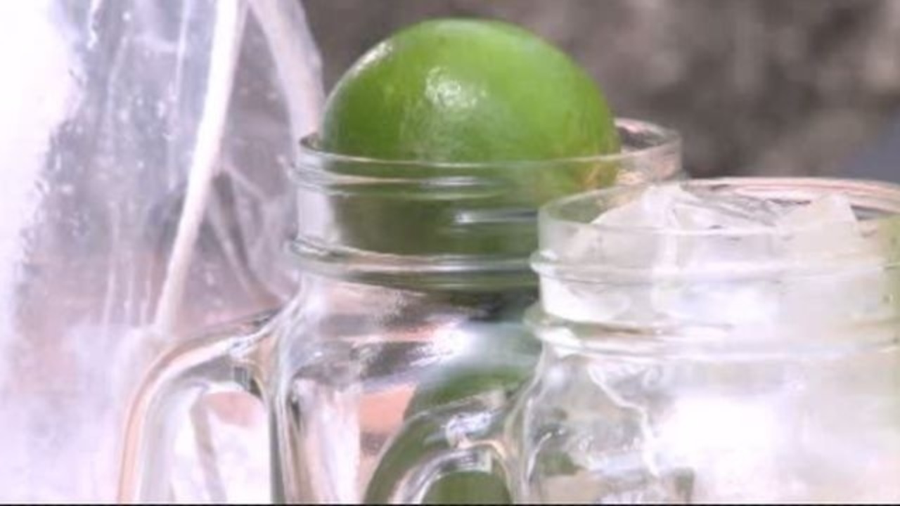 Mixing lime drinks and sun could give you margarita...