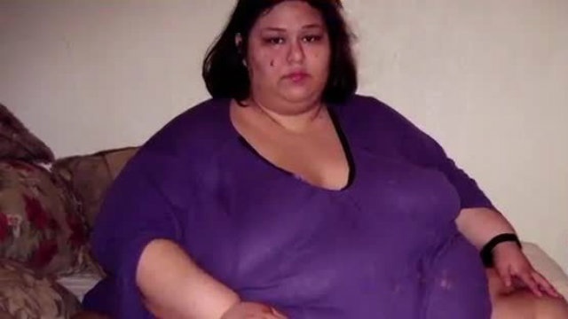 Ssbbw crushes midget Female domination purchase