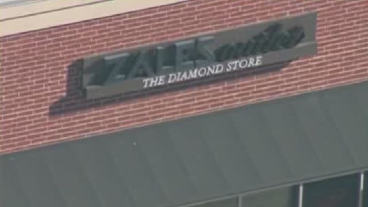 Employees tied up during robbery at Zales jewelry store in...