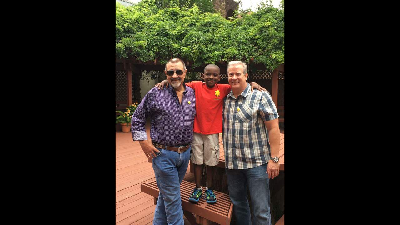 Eyes on Houston: Sunshine Kids Walton & Johnson donation