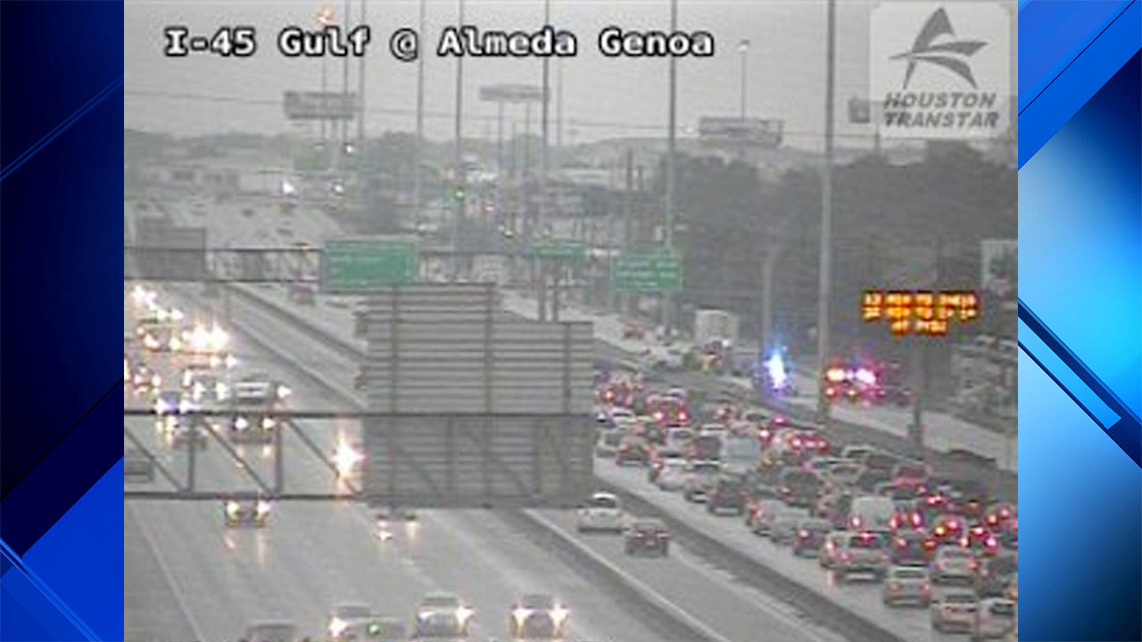One dead in crash on I45 Gulf Freeway at Edgebrook Drive