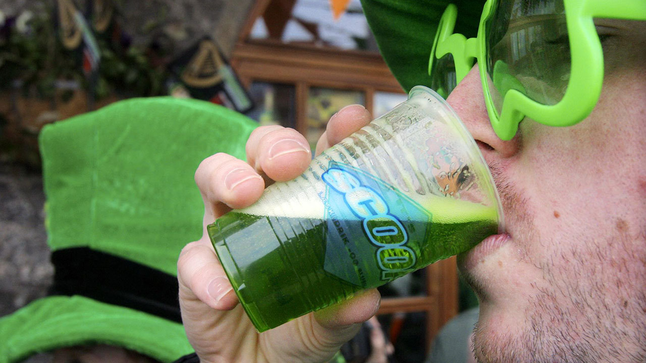 Is it safe to eat green food coloring? - KPRC Houston