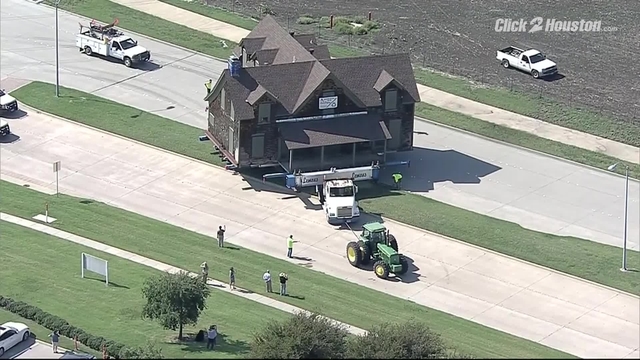 Texas Sized House Moved In Traffic Texas Sized House Moved In Traffic