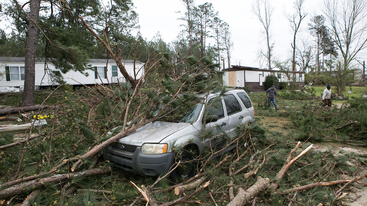Lee County Alabama Tornado Today Va Happy