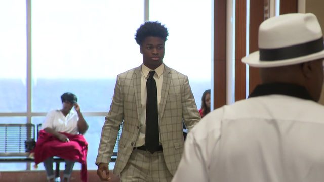 Deadlocked jury in Armstrong trial continues deliberations Friday