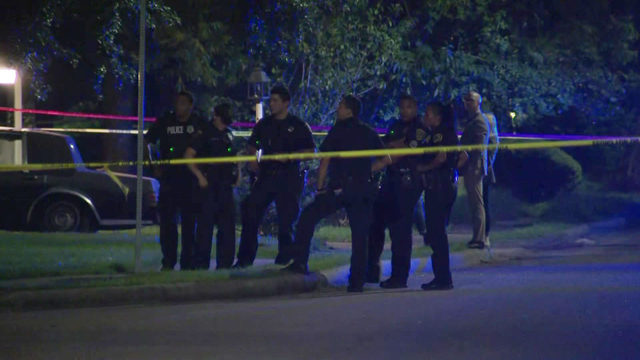 Man, woman gunned down on SE Houston street, police say